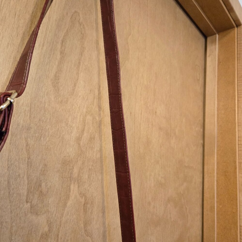 Relic dark red crossbody purse - Picture 9 of 14